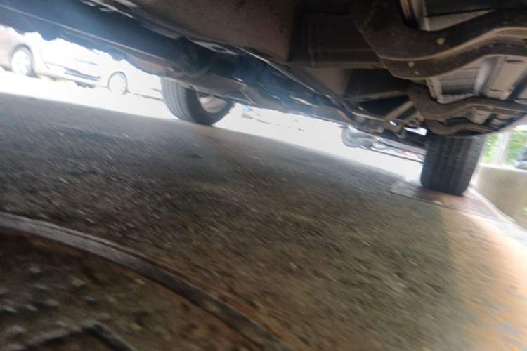 Used Chevrolet Captiva 2015 2.4L 4x4 Flagship Edition 7-Seater Chassis Front Left