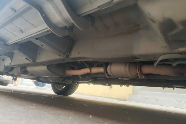 Used Chevrolet Captiva 2015 2.4L 4x4 Flagship Edition 7-Seater Chassis Front Right