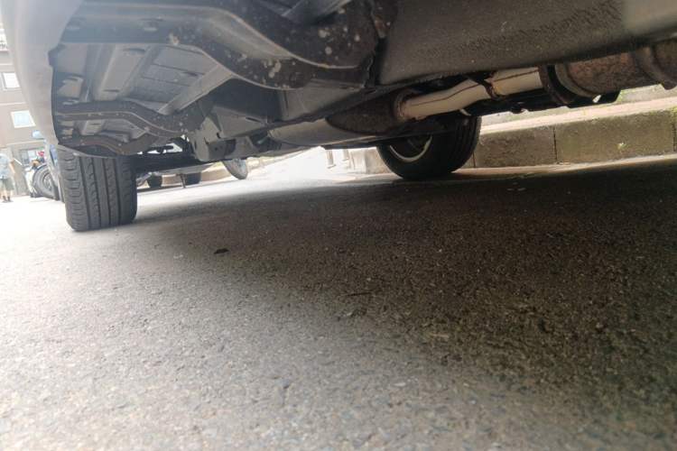 Used Chevrolet Captiva 2015 2.4L 4x4 Flagship Edition 7-Seater Chassis Front Right