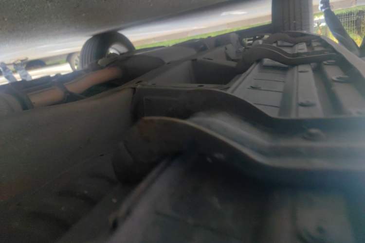 Used Chevrolet Captiva 2015 2.4L 4x4 Flagship Edition 7-Seater Chassis Front Right