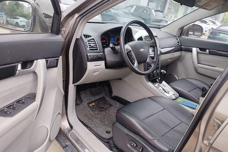Used Chevrolet Captiva 2015 2.4L Two-Wheel Drive Urban Version 5 Seats Driver Seat