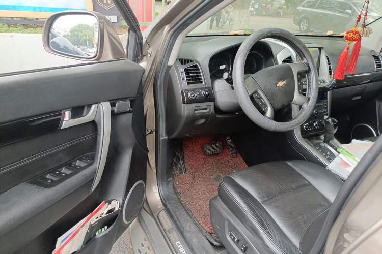 Used Chevrolet Captiva 2015 2.4L 4x4 Flagship Edition 7-Seater Driver Seat