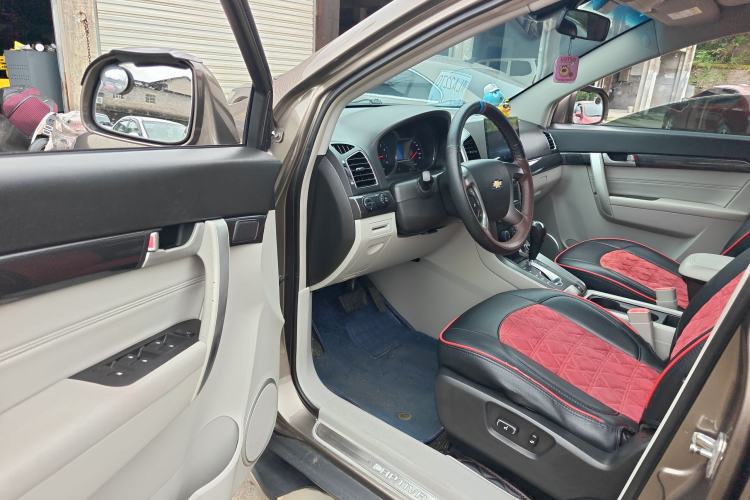 Used Chevrolet Captiva 2015 2.4L Two-Wheel Drive Urban Version 5 Seats Driver Seat