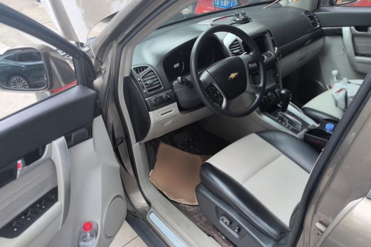Used Chevrolet Captiva 2015 2.4L Two-Wheel Drive Urban Version 5 Seats Driver Seat