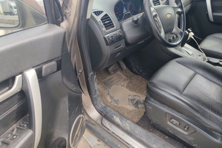Used Chevrolet Captiva 2015 2.4L 4x4 Flagship Edition 7-Seater Driver Seat