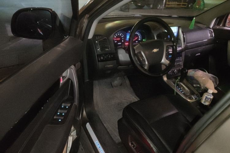 Used Chevrolet Captiva 2015 2.4L 4x4 Flagship Edition 7-Seater Driver Seat