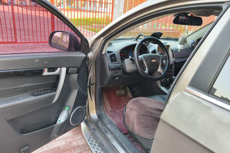 Used Chevrolet Captiva 2015 2.4L 4x4 Flagship Edition 7-Seater Driver Seat