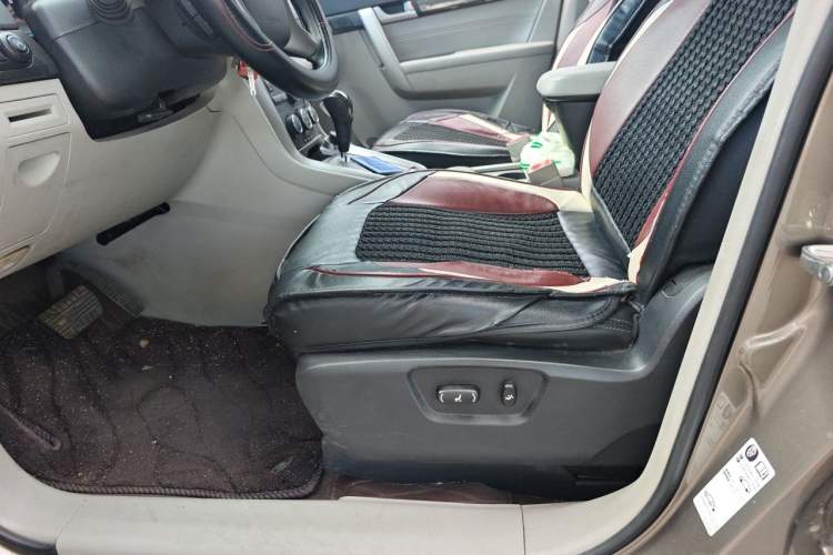 Used Chevrolet Captiva 2015 2.4L Two-Wheel Drive Urban Version 5 Seats Driver Seat