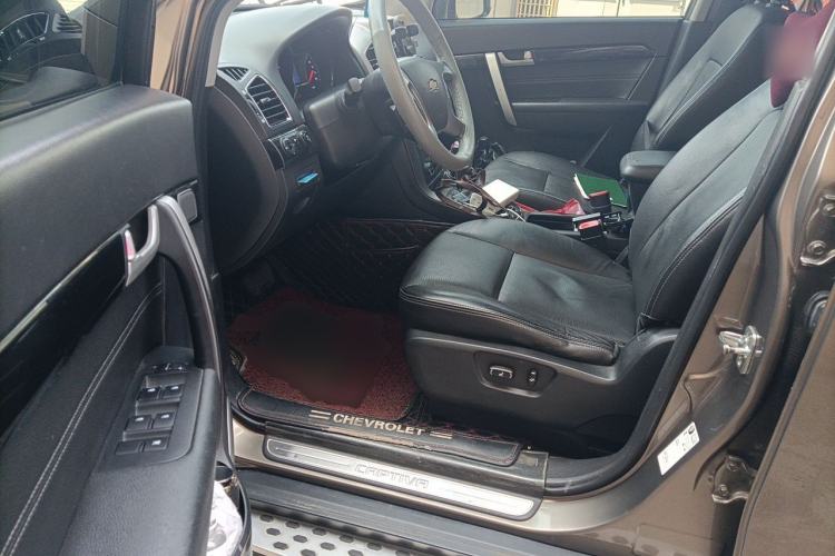 Used Chevrolet Captiva 2015 2.4L 4x4 Flagship Edition 7-Seater Driver Seat