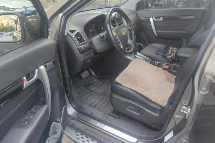 Used Chevrolet Captiva 2015 2.4L 4x4 Flagship Edition 7-Seater Driver Seat