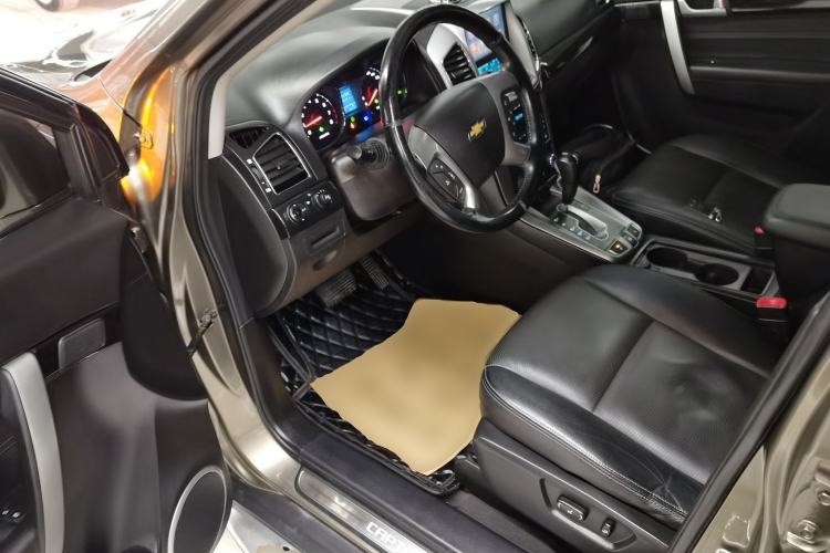 Used Chevrolet Captiva 2015 2.4L 4x4 Flagship Edition 7-Seater Driver Seat
