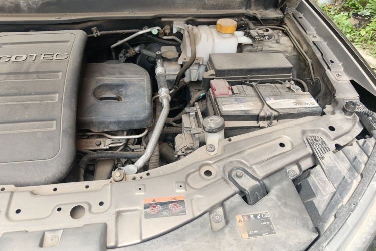 Used Chevrolet Captiva 2015 2.4L 4x4 Flagship Edition 7-Seater Engine Bay Left