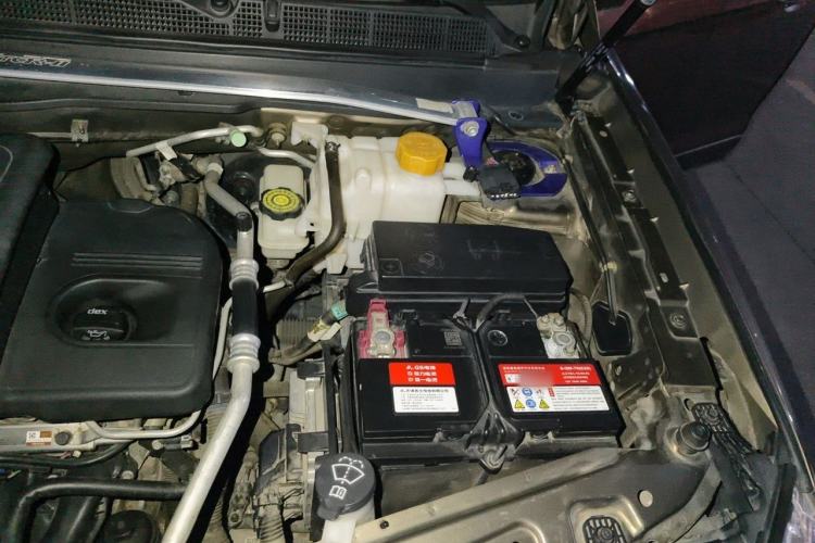Used Chevrolet Captiva 2015 2.4L 4x4 Flagship Edition 7-Seater Engine Bay Left