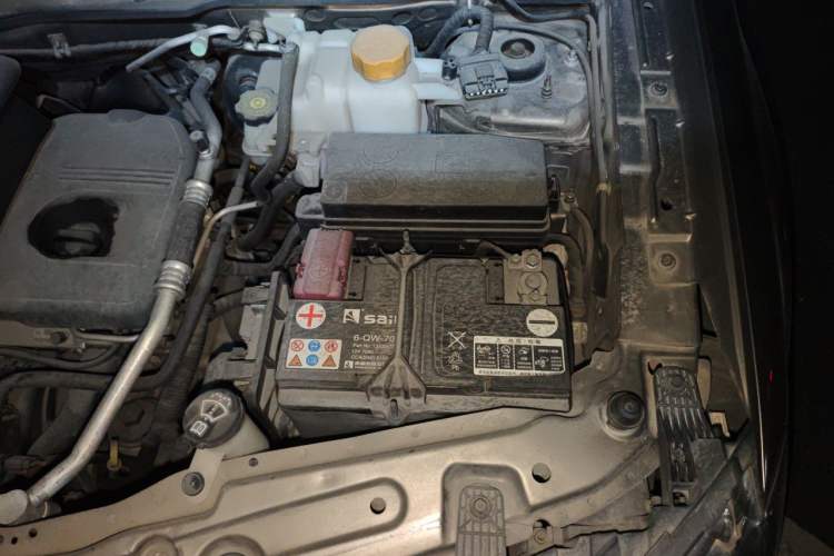 Used Chevrolet Captiva 2015 2.4L 4x4 Flagship Edition 7-Seater Engine Bay Left