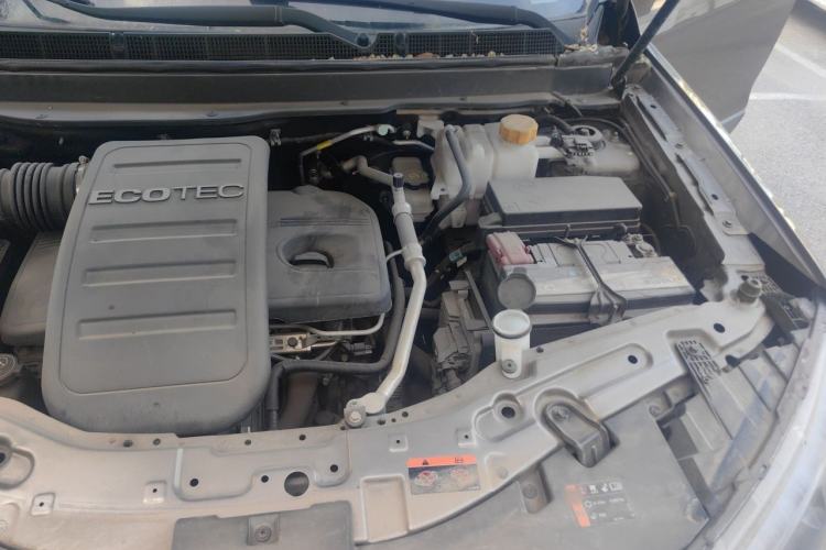Used Chevrolet Captiva 2015 2.4L 4x4 Flagship Edition 7-Seater Engine Bay Left