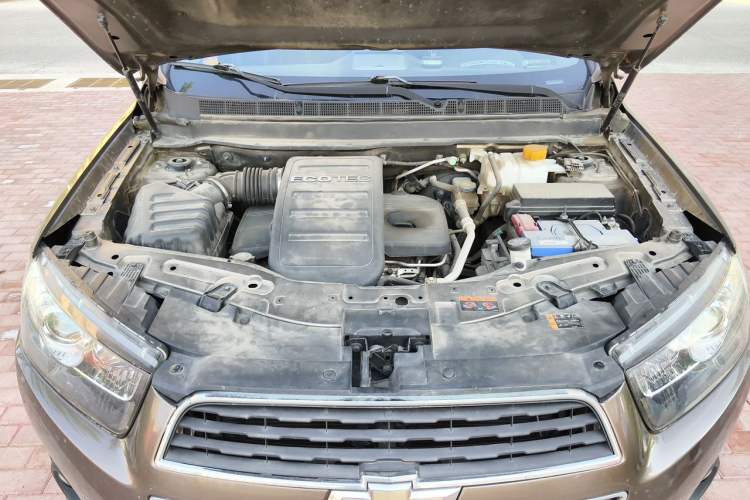Used Chevrolet Captiva 2015 2.4L 4x4 Flagship Edition 7-Seater Engine Bay