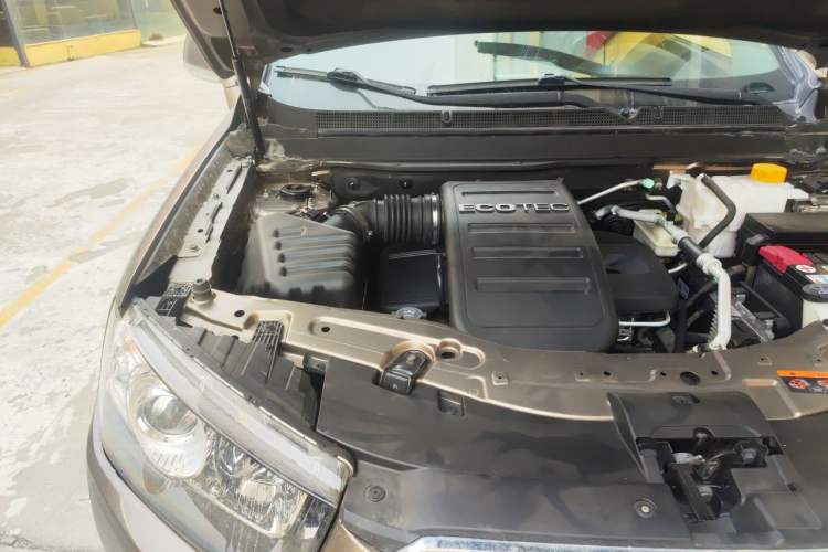 Used Chevrolet Captiva 2015 2.4L 4x4 Flagship Edition 7-Seater Engine Bay Right