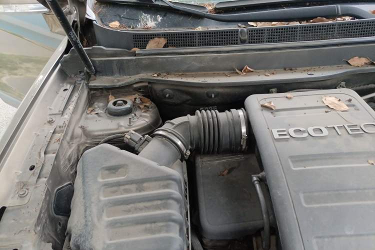 Used Chevrolet Captiva 2015 2.4L 4x4 Flagship Edition 7-Seater Engine Bay Right