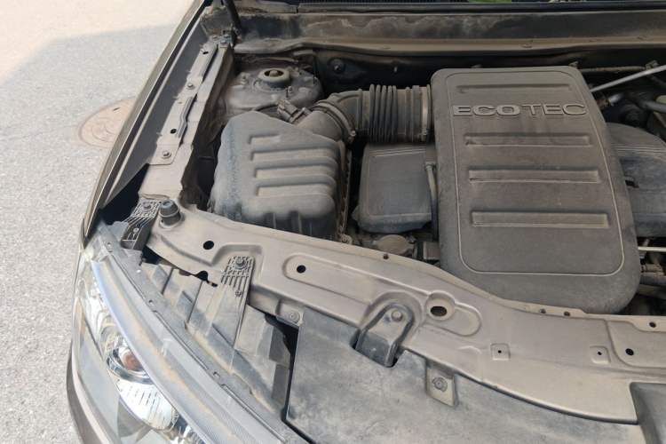 Used Chevrolet Captiva 2015 2.4L 4x4 Flagship Edition 7-Seater Engine Bay Right