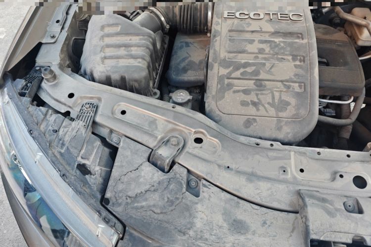 Used Chevrolet Captiva 2015 2.4L 4x4 Flagship Edition 7-Seater Engine Bay Right