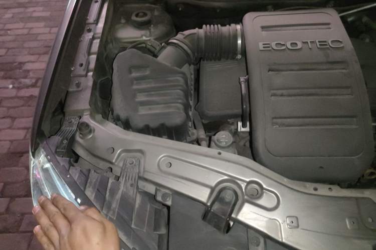 Used Chevrolet Captiva 2015 2.4L 4x4 Flagship Edition 7-Seater Engine Bay Right