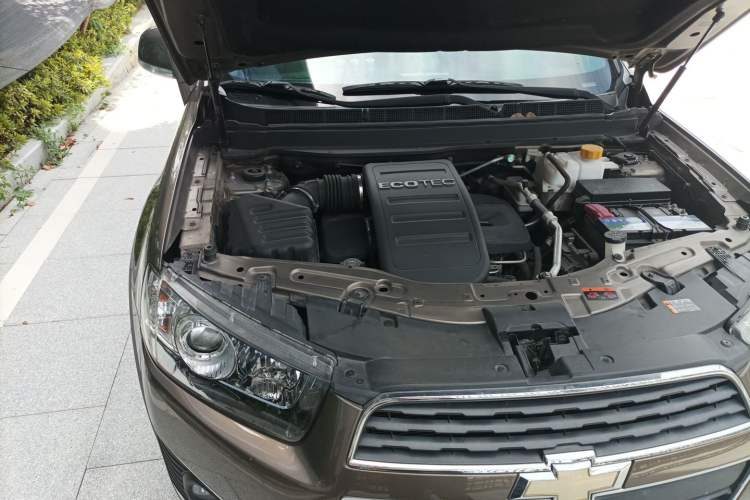 Used Chevrolet Captiva 2015 2.4L 4x4 Flagship Edition 7-Seater Engine Bay Right
