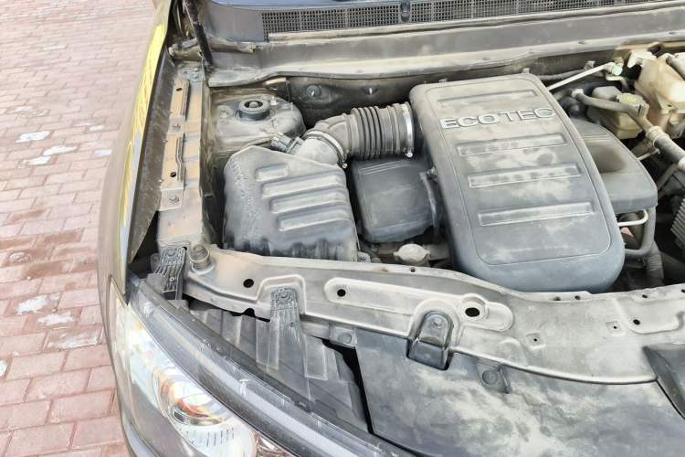 Used Chevrolet Captiva 2015 2.4L 4x4 Flagship Edition 7-Seater Engine Bay Right