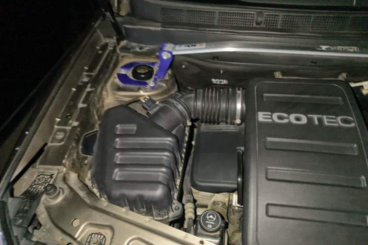 Used Chevrolet Captiva 2015 2.4L 4x4 Flagship Edition 7-Seater Engine Bay Right