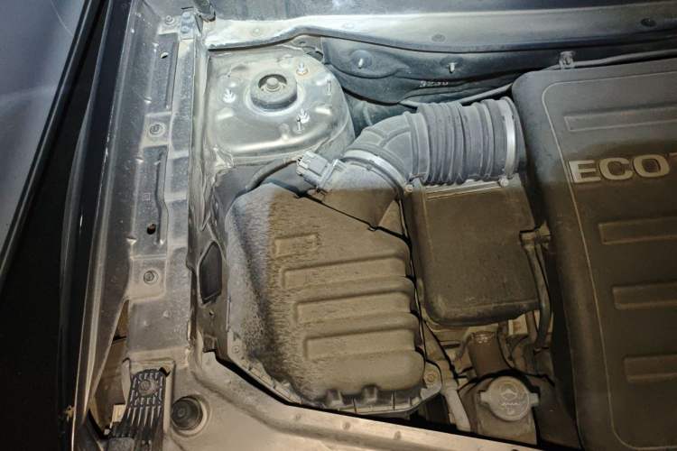 Used Chevrolet Captiva 2015 2.4L 4x4 Flagship Edition 7-Seater Engine Bay Right