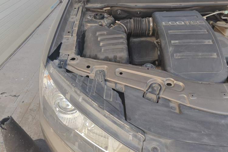 Used Chevrolet Captiva 2015 2.4L 4x4 Flagship Edition 7-Seater Engine Bay Right