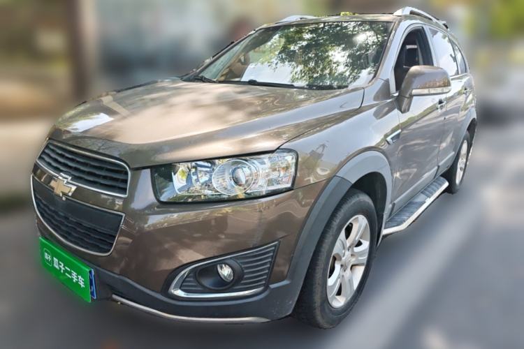 Used Chevrolet Captiva 2015 2.4L Two-Wheel Drive Urban Version 7 Seats Front Left 45 Deg