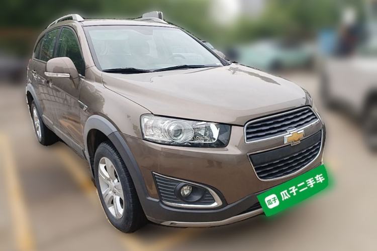 Used Chevrolet Captiva 2015 2.4L Two-Wheel Drive Urban Version 5 Seats Front Right 45 Deg