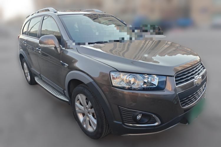 Used Chevrolet Captiva 2015 2.4L 4x4 Flagship Edition 7-Seater Front Right 45 Deg