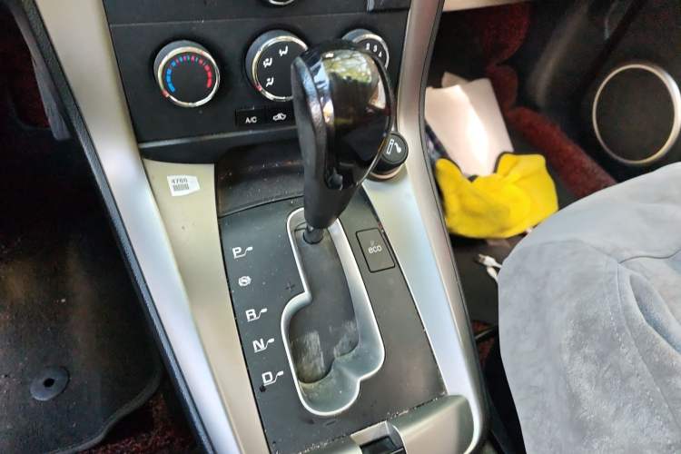 Used Chevrolet Captiva 2015 2.4L Two-Wheel Drive Urban Version 7 Seats Gear Lever