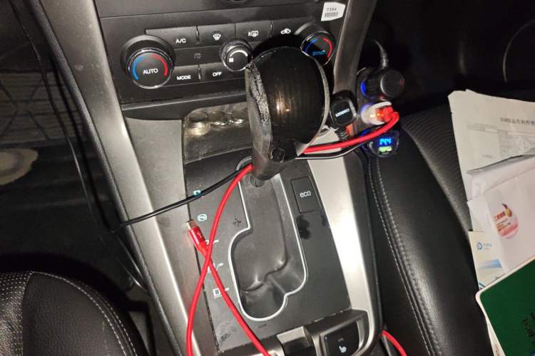 Used Chevrolet Captiva 2015 2.4L 4x4 Flagship Edition 7-Seater Gear Lever