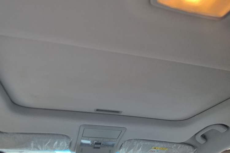 Used Chevrolet Captiva 2015 2.4L Two-Wheel Drive Urban Version 5 Seats Headliner