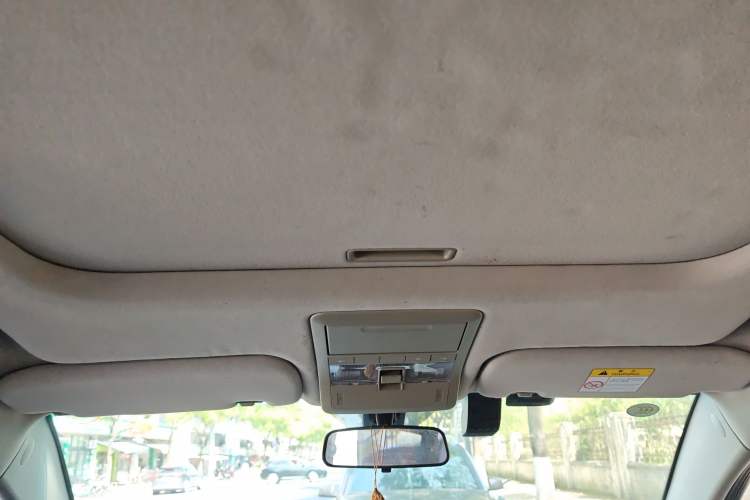 Used Chevrolet Captiva 2015 2.4L Two-Wheel Drive Urban Version 7 Seats Headliner