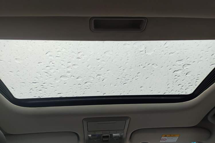 Used Chevrolet Captiva 2015 2.4L 4x4 Flagship Edition 7-Seater Headliner