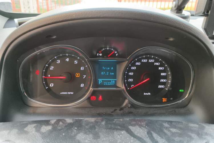 Used Chevrolet Captiva 2015 2.4L 4x4 Flagship Edition 7-Seater Instrument Cluster