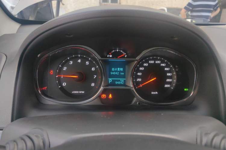 Used Chevrolet Captiva 2015 2.4L 4x4 Flagship Edition 7-Seater Instrument Cluster