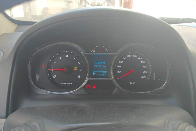 Used Chevrolet Captiva 2015 2.4L 4x4 Flagship Edition 7-Seater Instrument Cluster