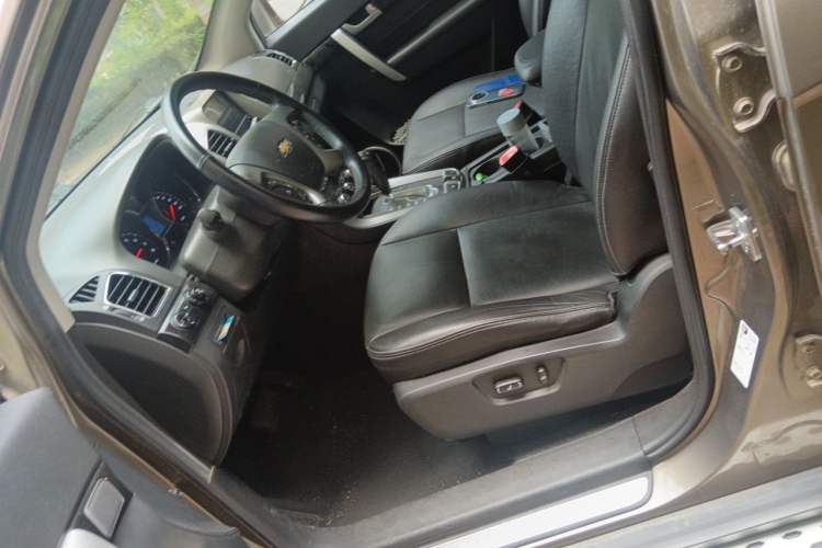 Used Chevrolet Captiva 2015 2.4L 4x4 Flagship Edition 7-Seater Left Front Seat
