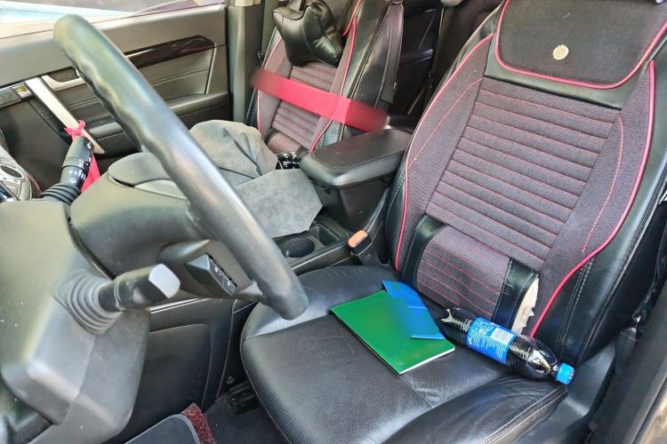 Used Chevrolet Captiva 2015 2.4L Two-Wheel Drive Urban Version 7 Seats Left Front Seat