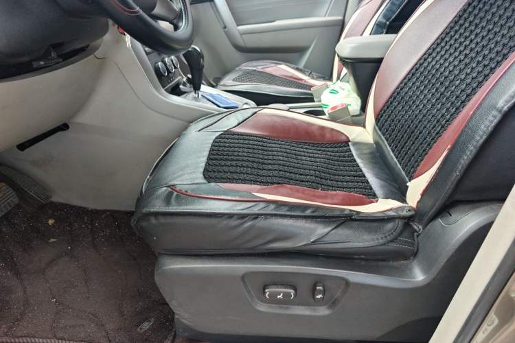 Used Chevrolet Captiva 2015 2.4L Two-Wheel Drive Urban Version 5 Seats Left Front Seat