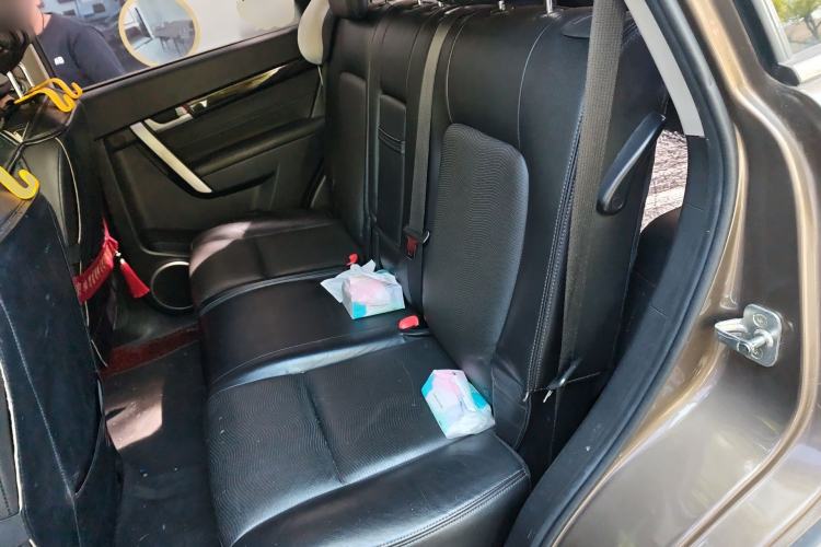 Used Chevrolet Captiva 2015 2.4L Two-Wheel Drive Urban Version 7 Seats Left Rear Seat