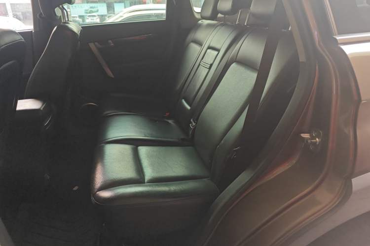 Used Chevrolet Captiva 2015 2.4L 4x4 Flagship Edition 7-Seater Left Rear Seat