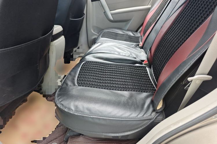 Used Chevrolet Captiva 2015 2.4L Two-Wheel Drive Urban Version 5 Seats Left Rear Seat