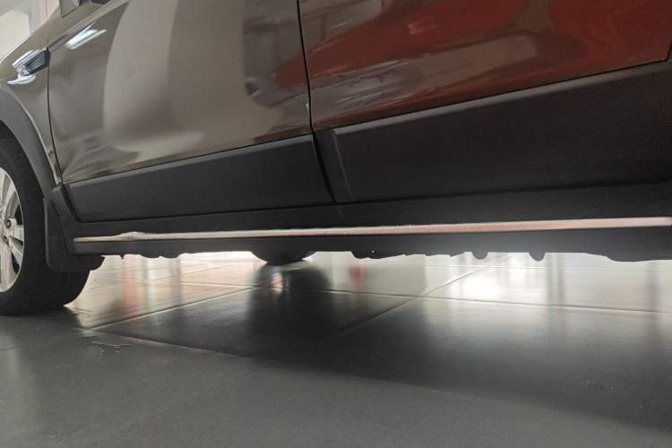 Used Chevrolet Captiva 2015 2.4L 4x4 Flagship Edition 7-Seater Left Side Sill