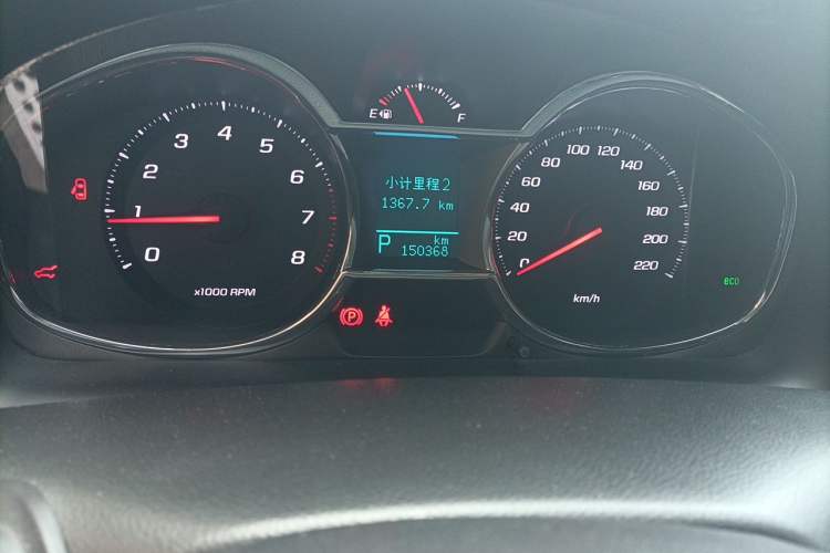 Used Chevrolet Captiva 2015 2.4L 4x4 Flagship Edition 7-Seater Odometer Close Up