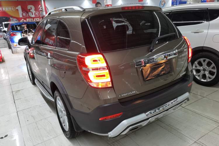 Used Chevrolet Captiva 2015 2.4L 4x4 Flagship Edition 7-Seater Rear Left 45 Deg